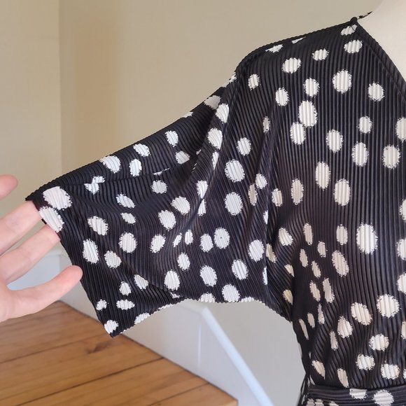 Aaos V Neck, Wrap Tie Waist Black/White Midi Dress. Size 6/8 - Picture 7 of 12